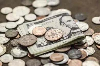 宇树登台王力宏演唱会获马斯克点赞，王兴兴：“机器人时刻还差一个临界点”（2025/12/20）