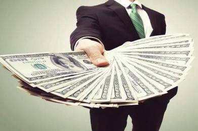 宇树登台王力宏演唱会获马斯克点赞，王兴兴：“机器人时刻还差一个临界点”（2025/12/20）