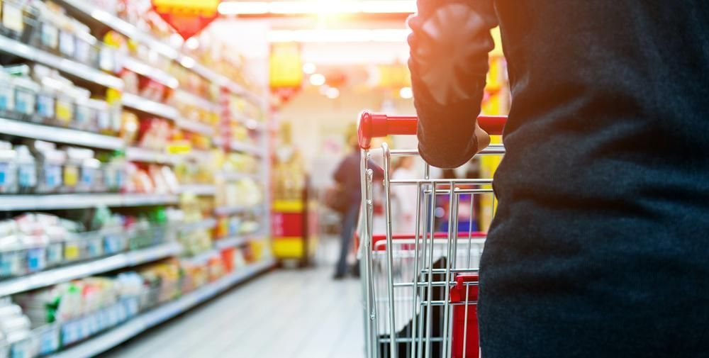 永辉超市上半年扣非净利同比下滑2786%：关闭227家亏损门店，供应商数量减半