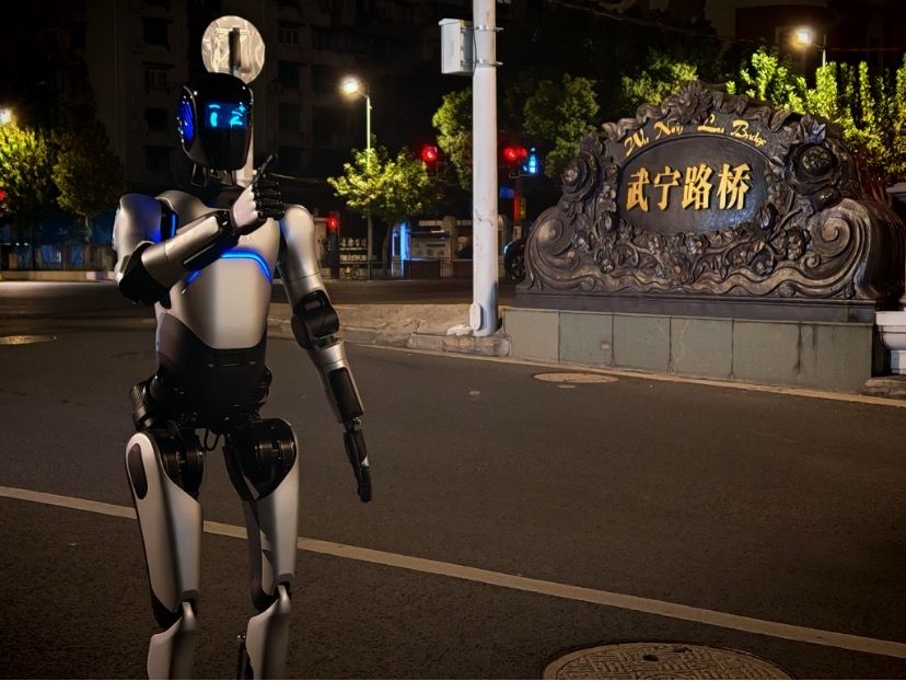 远征A2途经上海武宁路桥。图片来源：受访者供图